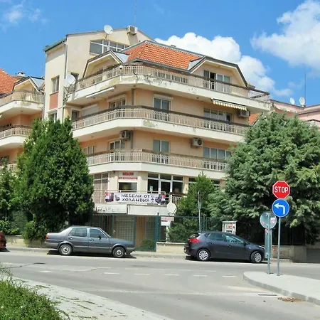 Поли Varna