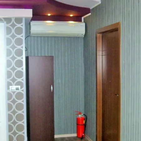Поли Apartman