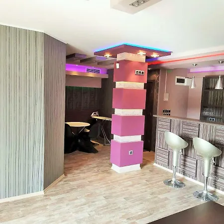 Поли Apartman *